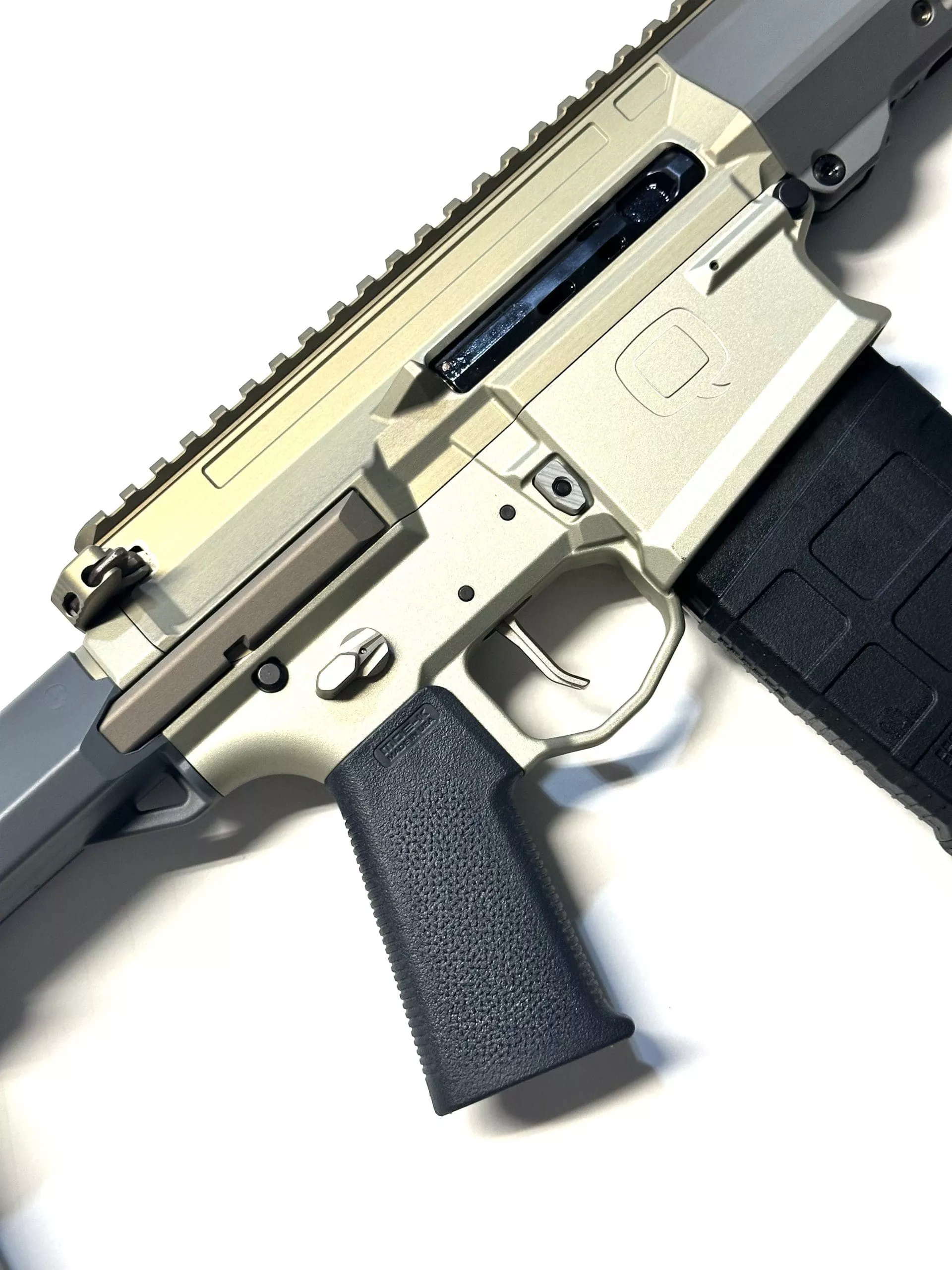 Q Boom Box 12″ 8.6 BLK SBR